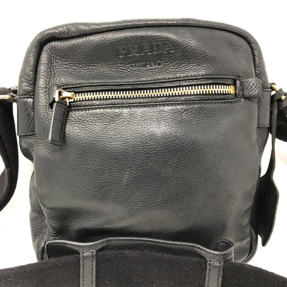 💯 Guaranteed Authentic Prada Black Lambskin Bag - Picture 1 of 8